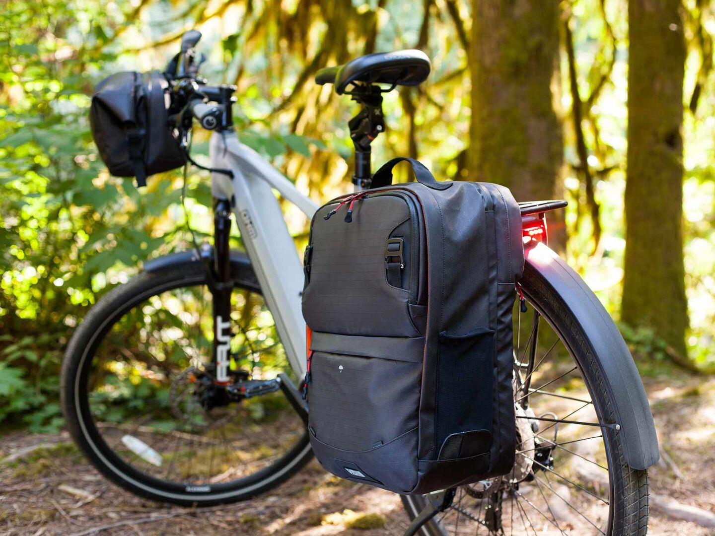 Review Two Bags by Two Wheel Gear Cycle Volta