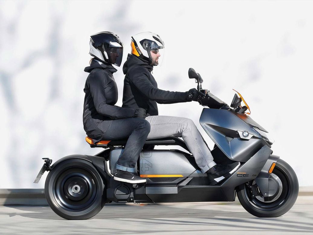 2022 BMW CE 04 Electric Scooter Review | Cycle Volta