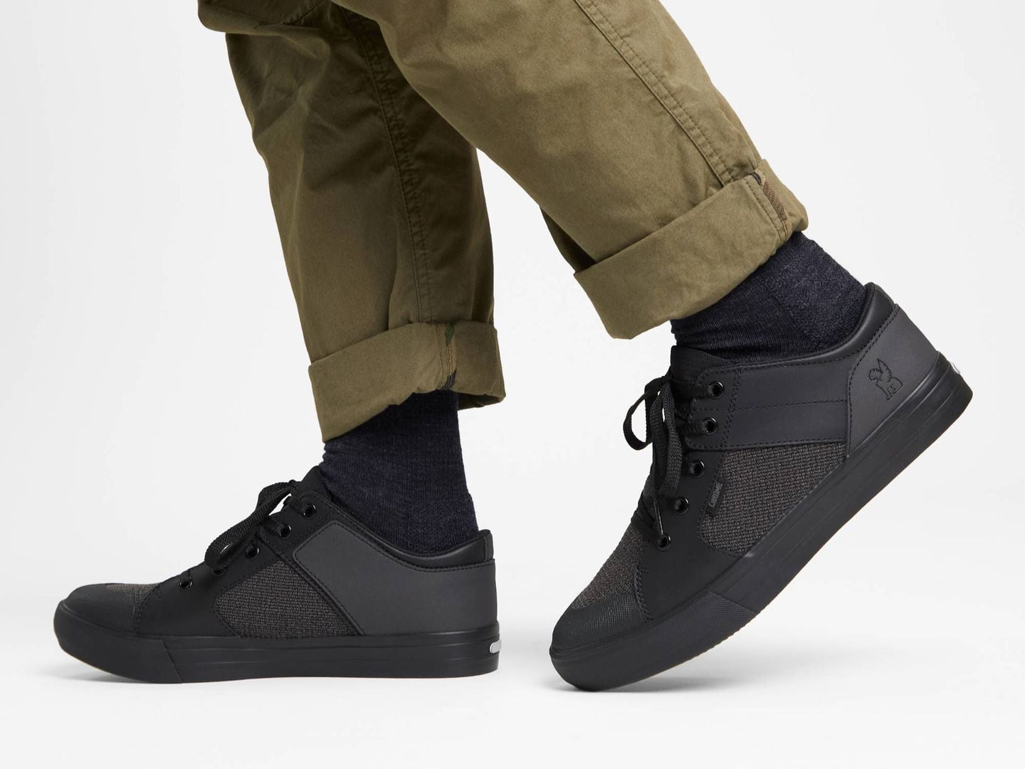 Amazon.com | Chrome Industries Southside 3.0 Pro Sneakers
