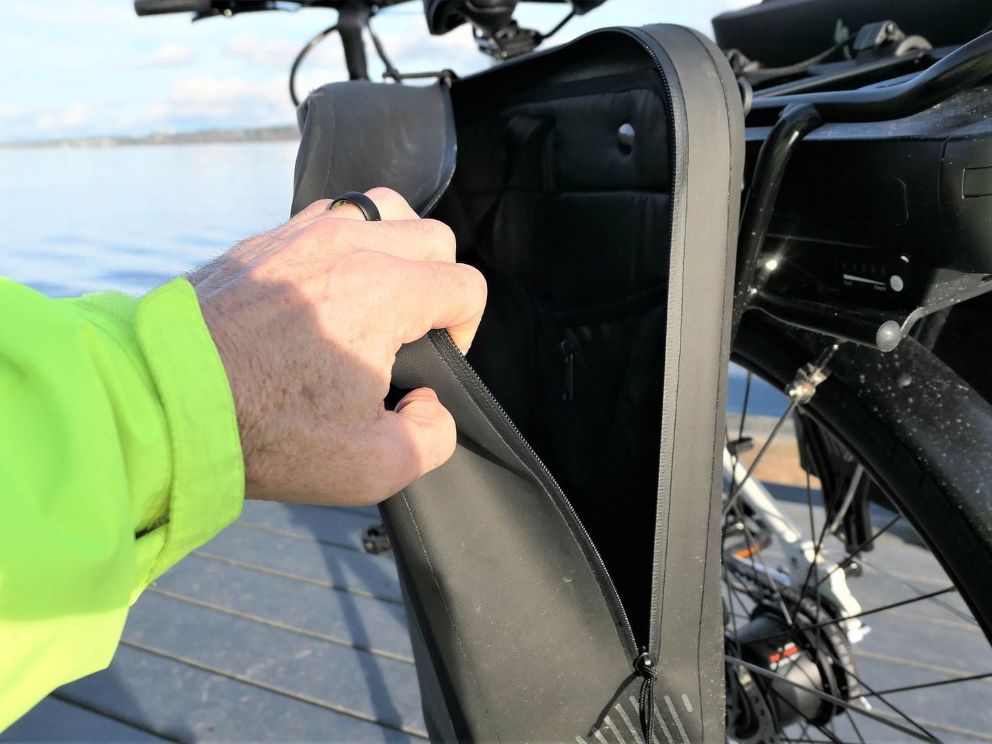Specialized panniers top