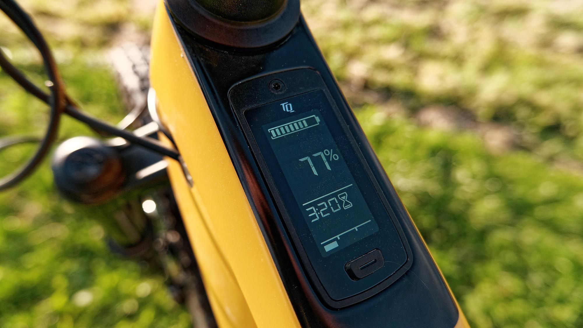 A cleanly integrated toptube display screen conveys key ride information, including battery life remaining.