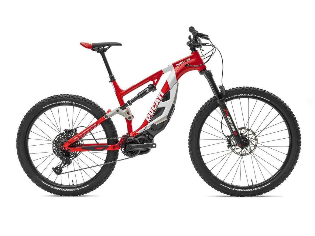 DUCATI キックバイク DAGIVNMNVBCPTG6VBKXCAWRDDI.jpg