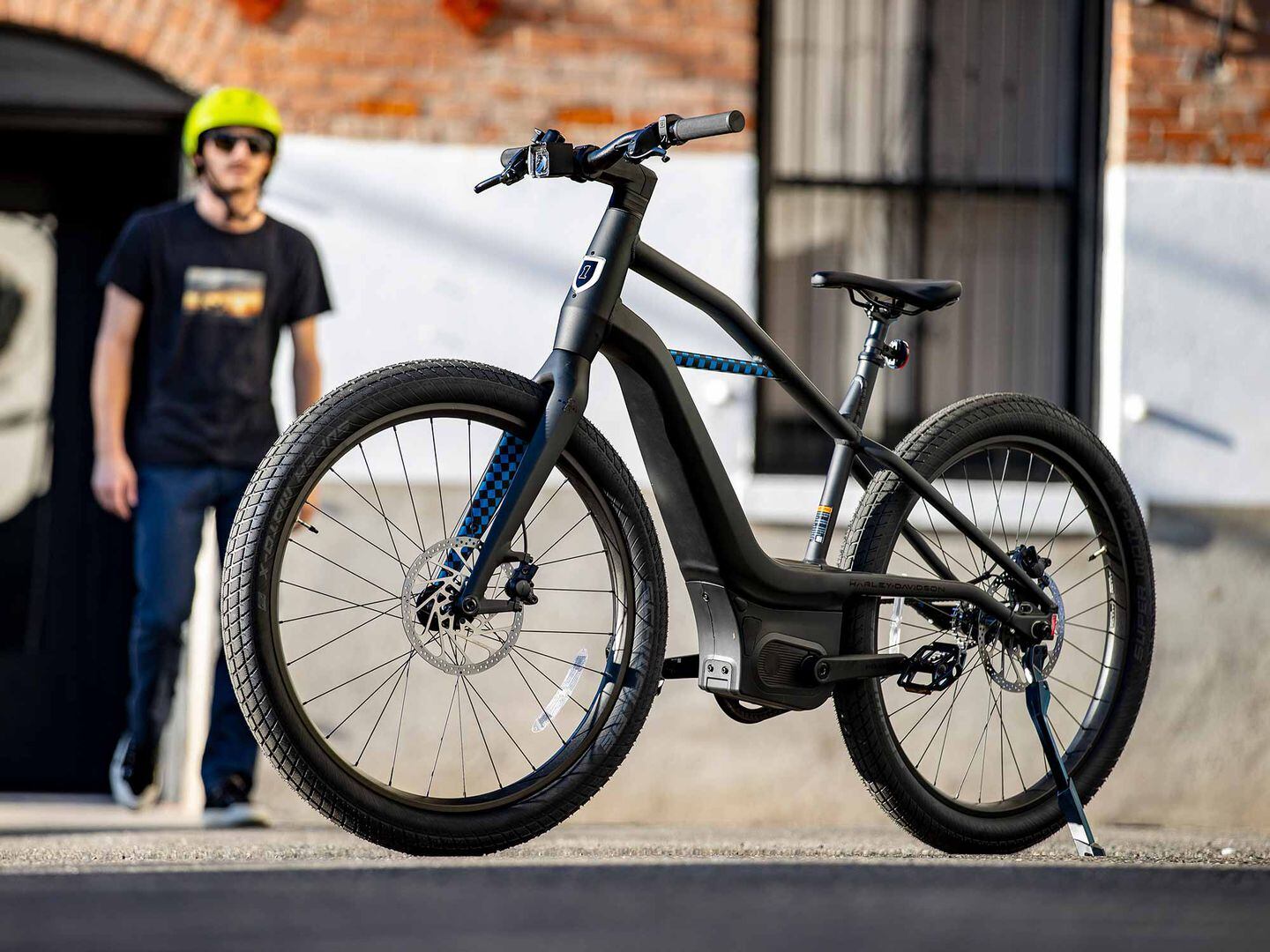 Serial 1 Ebikes Expands Distribution to Canada Cycle Volta